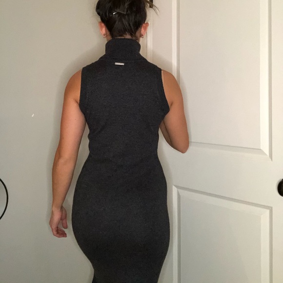 MICHAEL KORS TURTLE NECK KNIT MAXI DRESS - Picture 2 of 3